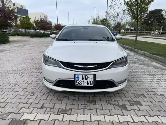 Chrysler 200 ქირავდება საქართველოში