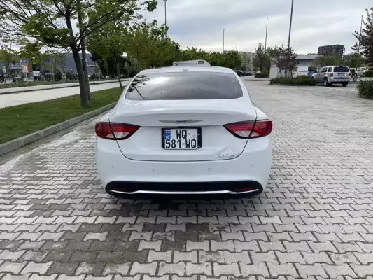 Chrysler 200 ქირავდება საქართველოში