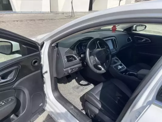 Chrysler 200 ქირავდება საქართველოში