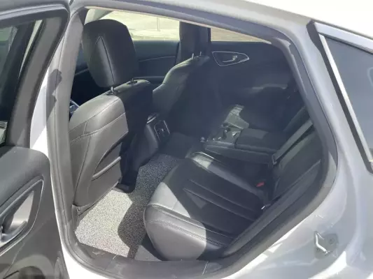 Chrysler 200 ქირავდება საქართველოში