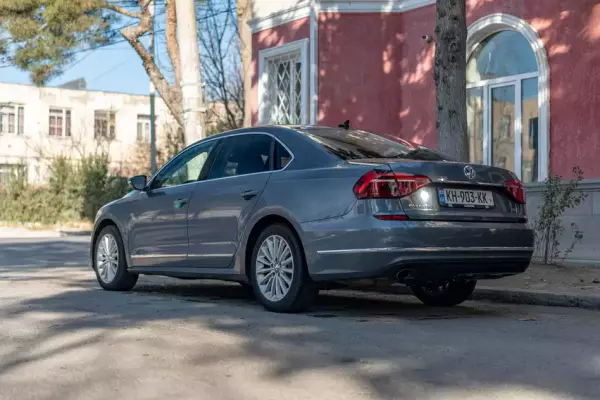Volkswagen Passat for rent in Sarpi