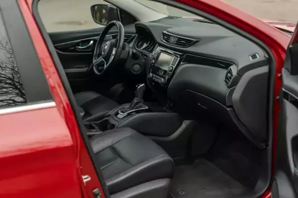 Nissan Qashqai ქირავდება საქართველოში