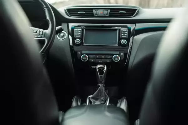 Nissan Qashqai ქირავდება საქართველოში