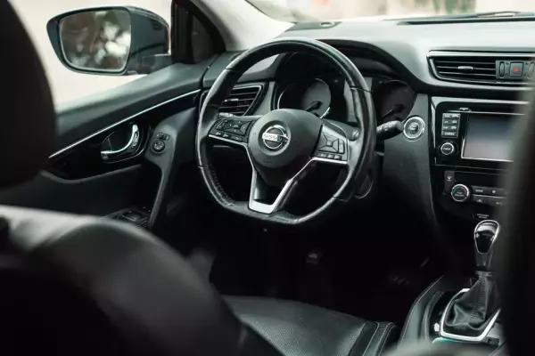 Nissan Qashqai ქირავდება საქართველოში