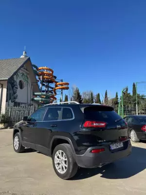 Jeep Cherokee ქირავდება საქართველოში
