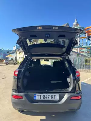 Jeep Cherokee ქირავდება საქართველოში