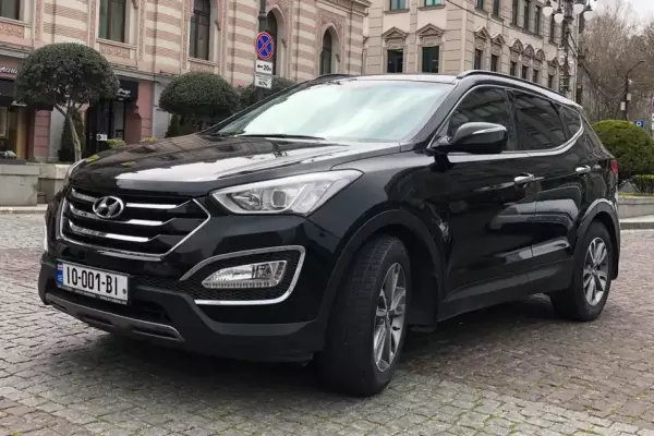 Hyundai Santa Fe ქირავდება საქართველოში
