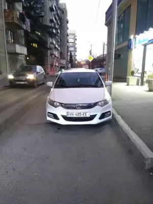 Honda Insight ქირავდება საქართველოში
