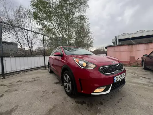 Kia Niro ქირავდება ბათუმში