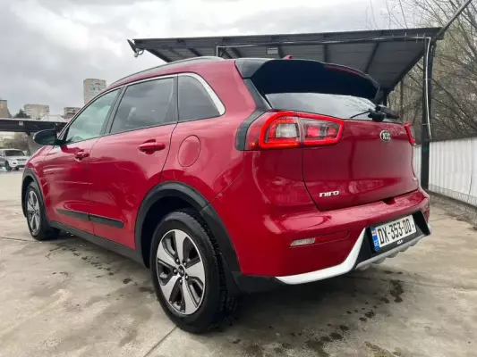 Kia Niro ქირავდება ბათუმში
