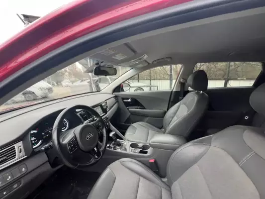 Kia Niro ქირავდება ბათუმში