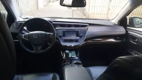 Toyota Avalon ქირავდება საქართველოში