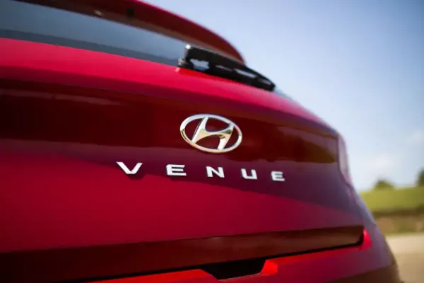 Hyundai Venue для аренды в Грузии