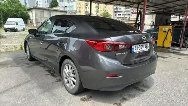 Mazda 3 ქირავდება საქართველოში