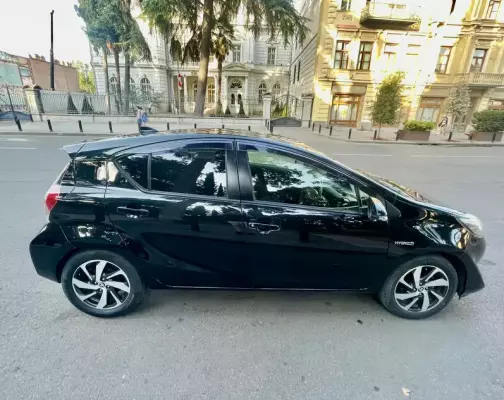 Toyota Aqua ქირავდება საქართველოში