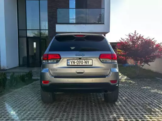 Jeep Grand Cherokee ქირავდება საქართველოში