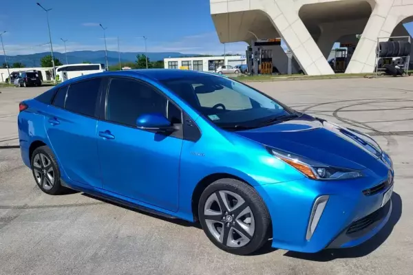 Toyota Prius ქირავდება საქართველოში