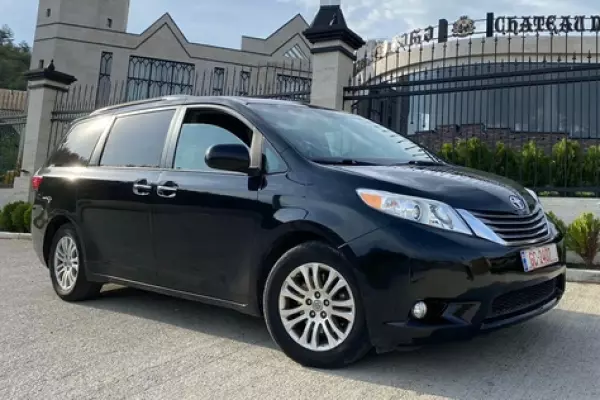 Toyota Sienna ქირავდება საქართველოში