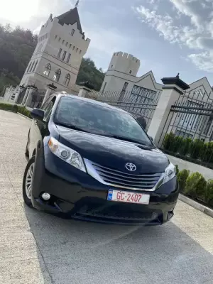 Toyota Sienna для аренды в Телави