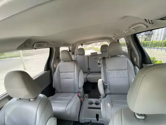 Toyota Sienna для аренды в Телави