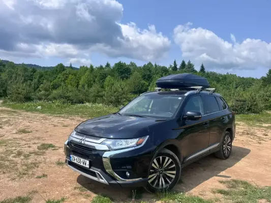 Mitsubishi Outlander ქირავდება საქართველოში