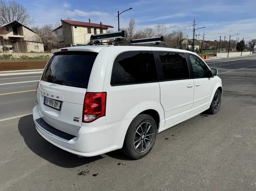 Dodge Caravan ქირავდება საქართველოში
