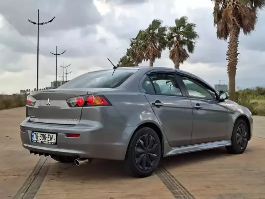 Mitsubishi Lancer ქირავდება ბათუმში
