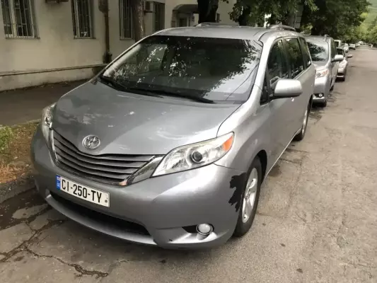 Toyota Sienna ქირავდება საქართველოში