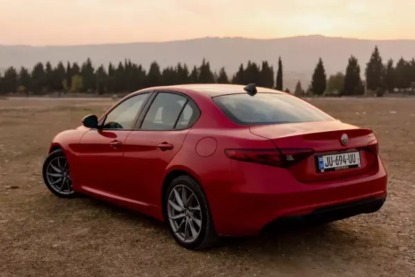 Alfa Romeo Giulia for rent in Sarpi