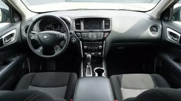 Nissan Pathfinder ქირავდება გუდაურში
