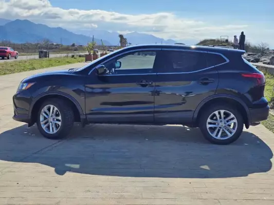 Nissan Rogue Sport для аренды в Кутаиси
