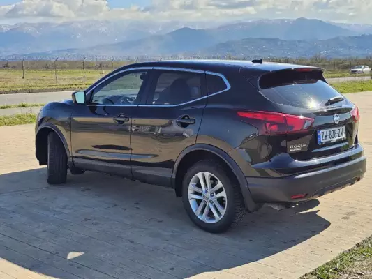 Nissan Rogue Sport для аренды в Кутаиси