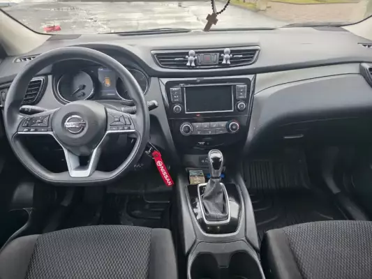 Nissan Rogue Sport для аренды в Кутаиси