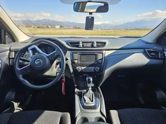 Nissan Rogue Sport для аренды в Кутаиси