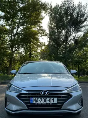 Hyundai Elantra ქირავდება საქართველოში