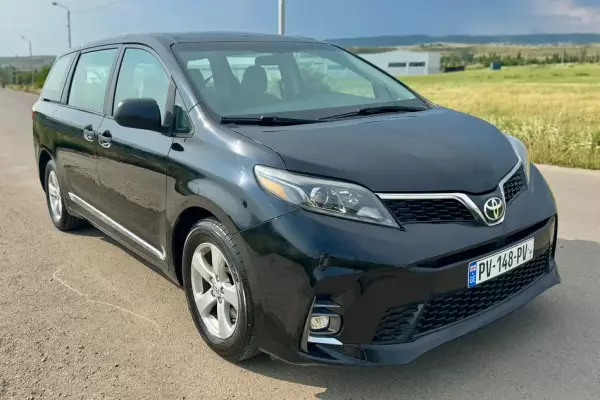 Toyota Sienna ქირავდება საქართველოში