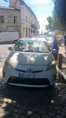 Toyota Prius ქირავდება საქართველოში