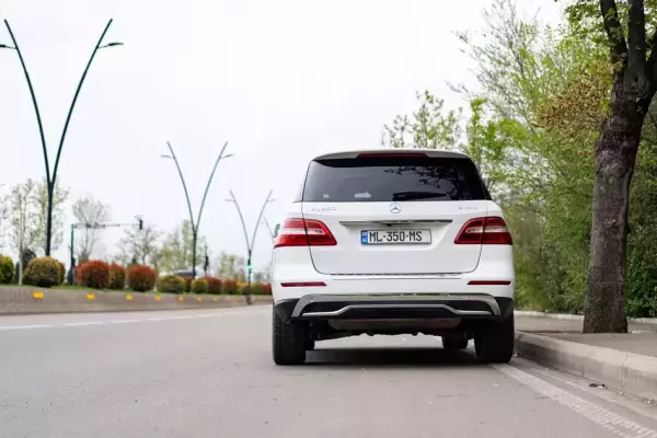 Mercedes ML 350 for rent in Shekvetili