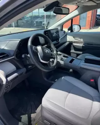 Toyota Sienna ქირავდება საქართველოში