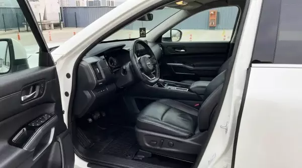 Nissan Pathfinder ქირავდება გუდაურში