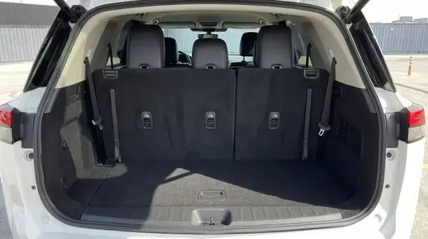 Nissan Pathfinder ქირავდება გუდაურში
