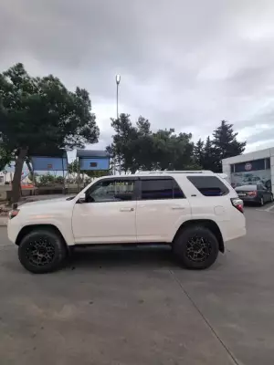 Toyota 4Runner ქირავდება სტეფანწმინდაში