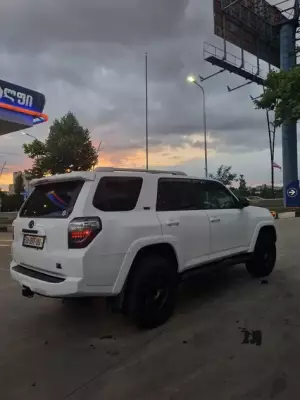 Toyota 4Runner ქირავდება სტეფანწმინდაში