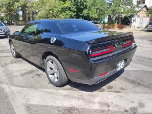 Dodge Challenger ქირავდება საქართველოში