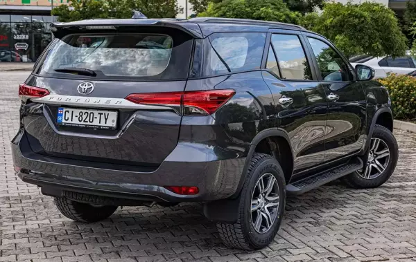 Toyota Fortuner ქირავდება საქართველოში