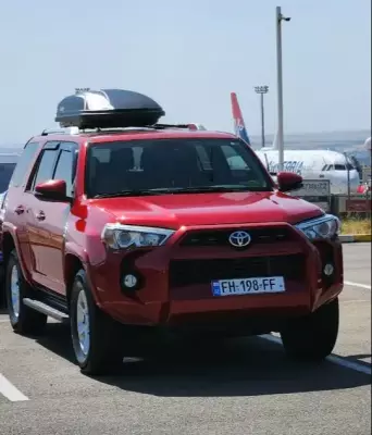 Toyota 4Runner ქირავდება სტეფანწმინდაში