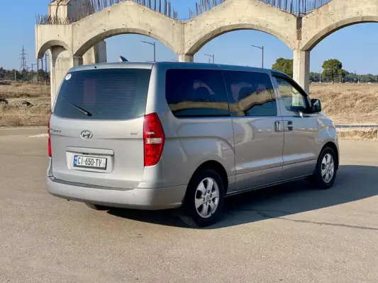 Hyundai Grand Starex ქირავდება საქართველოში