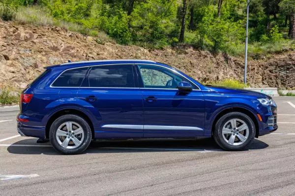 Audi Q7 ქირავდება ბორჯომში