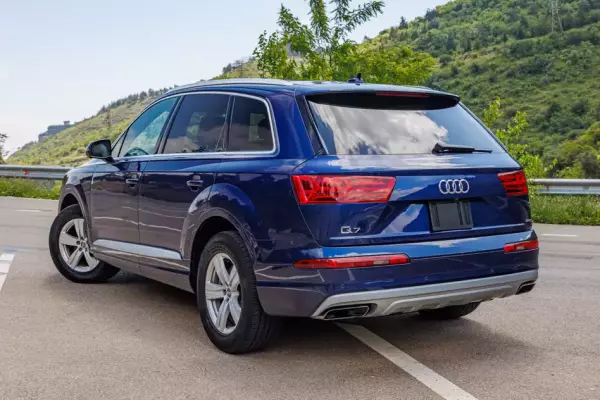 Audi Q7 ქირავდება ბორჯომში
