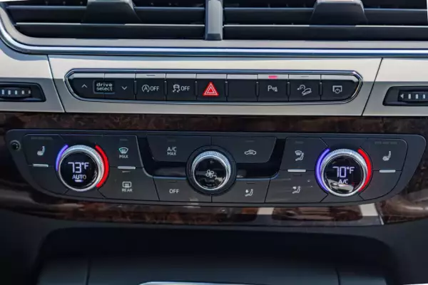Audi Q7 ქირავდება ბორჯომში